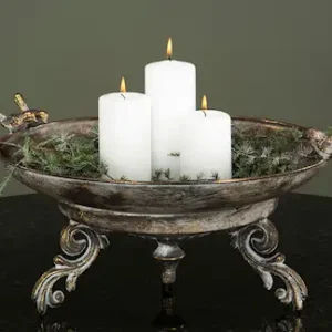 Gražus indas ant trijų kojelių