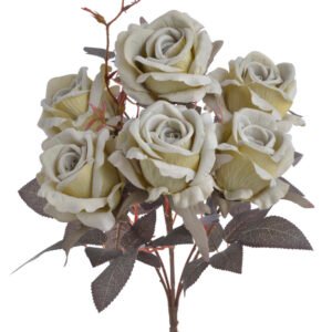 Aksominių rožių puokštė